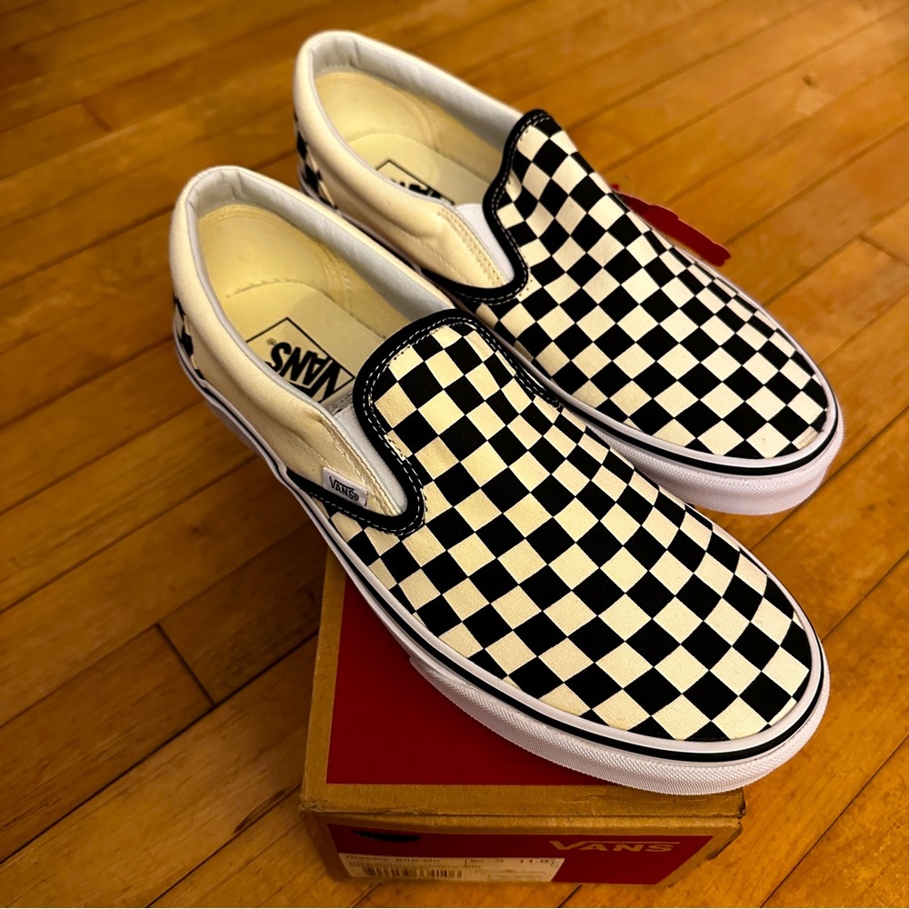 SOLD!!!! Vans off The Wall - Classic Slip-On Checkerboard Shoe
